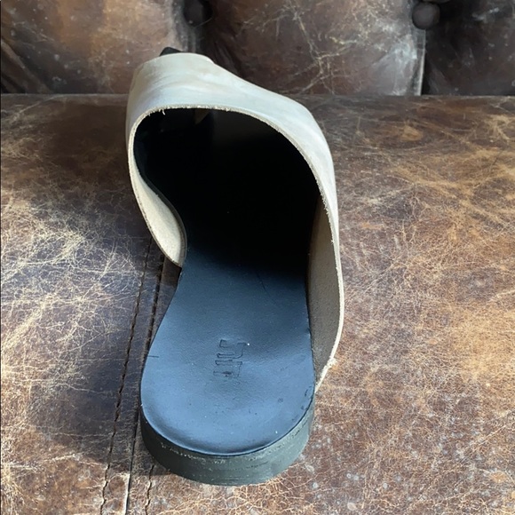 Custom Leather Sandal - Picture 4 of 8